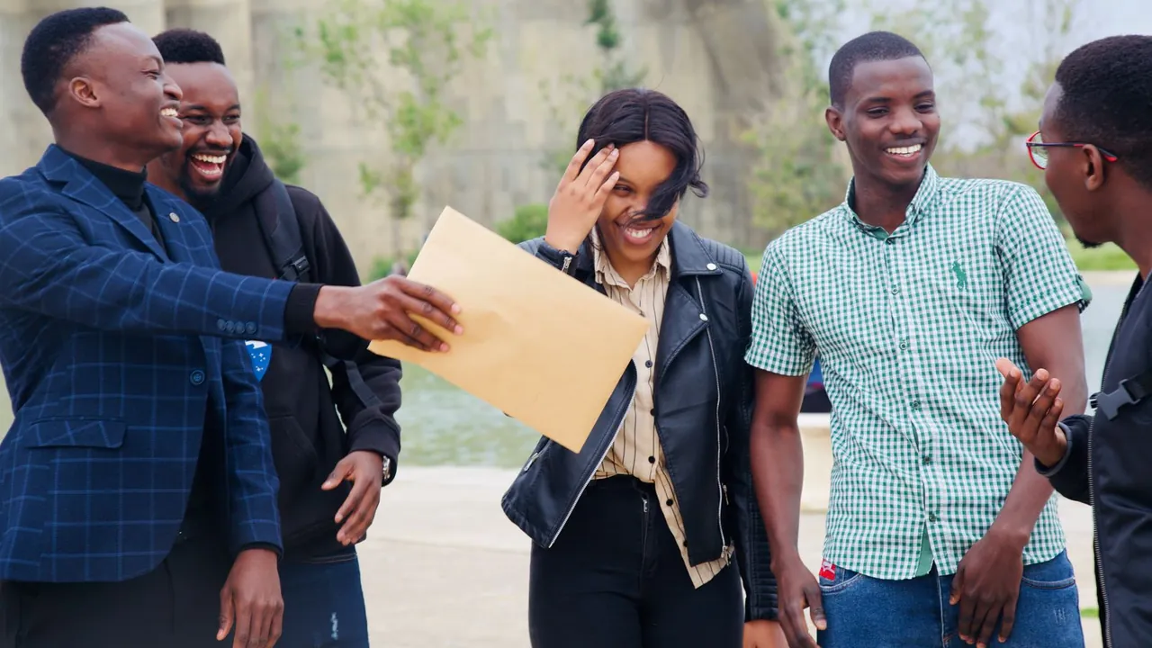 A group of friends laughing together — the neighbors who refer each other to Rapido Refunds